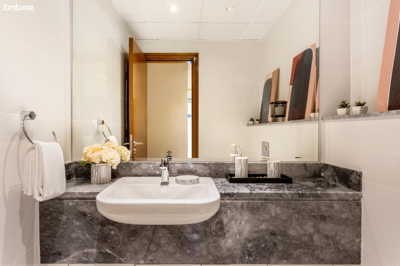 Bnbmehomes - Luxury 2B Apt - Al Habtoor - Amna Tower - 5044 Dubai Eksteriør bilde